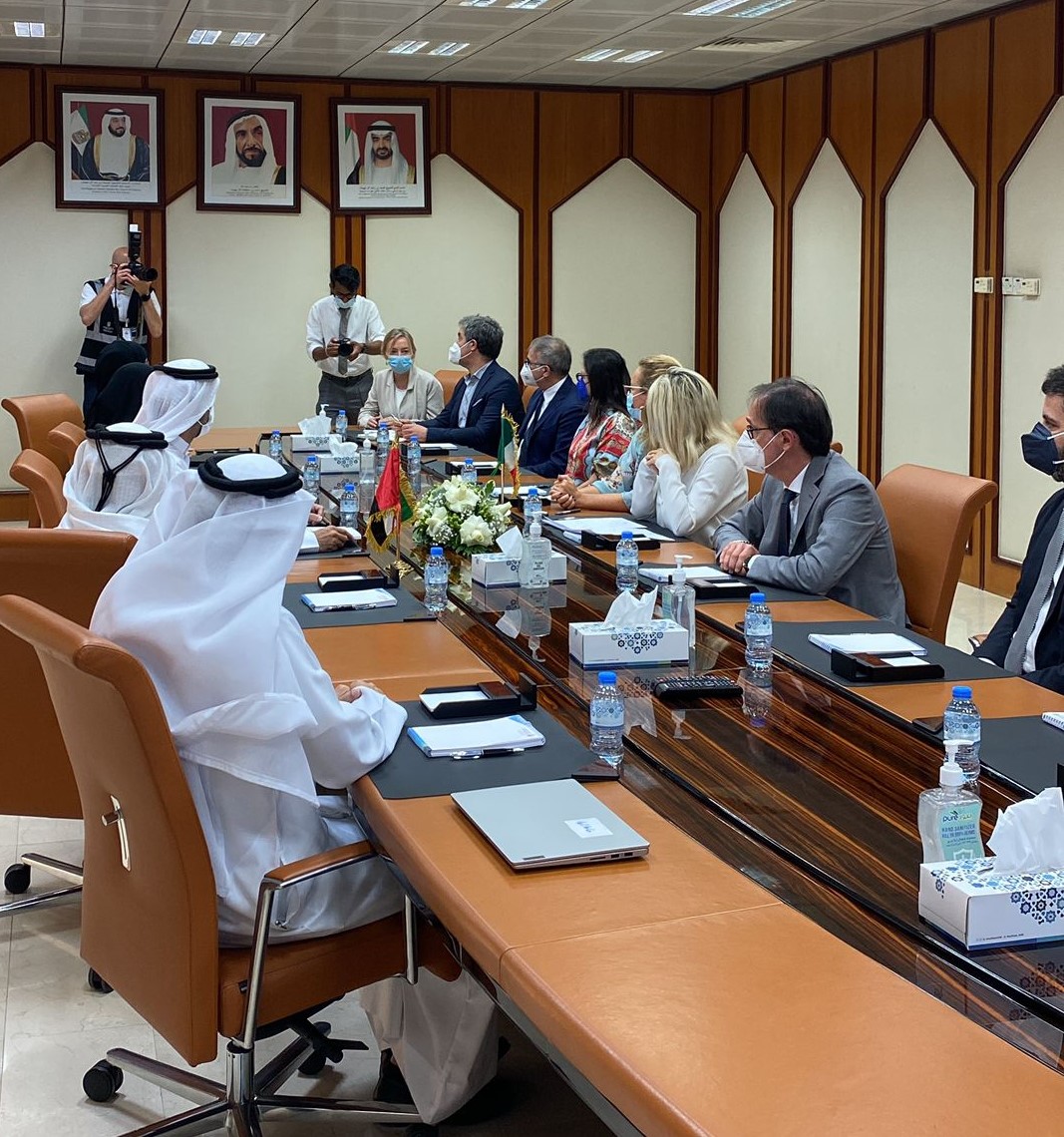 Galleria Emirati Arabi Uniti, continuano gli incontri istituzionali delle delegazioni pugliesi guidate dagli assessori Delli Noci, Maraschio e dal rettore Cupertino - Diapositiva 1 di 10